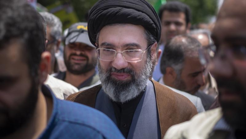Cine e Mojtaba Khamenei care ar fi fost ales noul lider suprem al Iranului. Israel amenință că-l va asasina