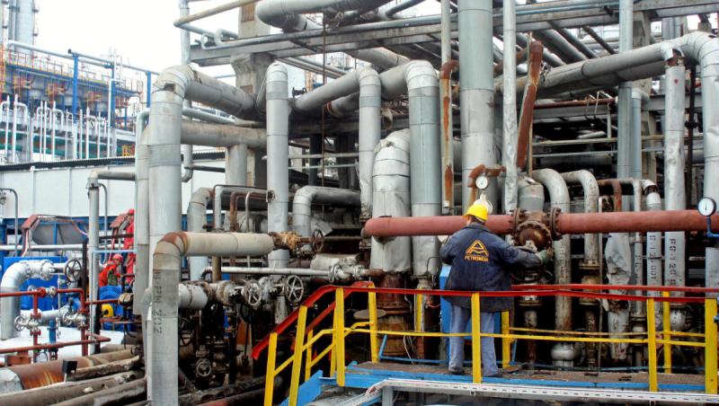 Ce rezerve de combustibil are Rom&acirc;nia. Ministru: Dacă nu mai rafinăm și importăm nimic, ne ajung 5 luni