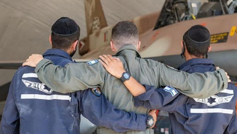 "Ori zbori, ori măn&acirc;nci". Piloţii IDF au &icirc;nlocuit somnul cu stimulentele pentru a lovi Iranul de 3 ori pe zi