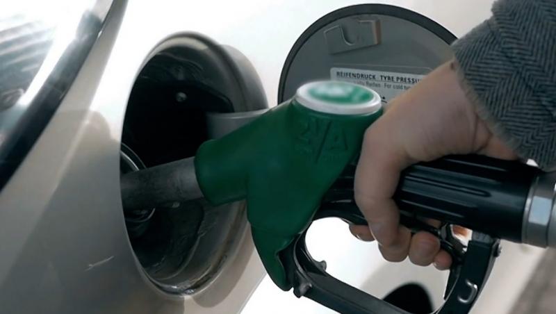 Explozie a prețului petrolului: Guvernul analizează cinci scenarii ca prețul să nu ajungă la 10 lei/litru