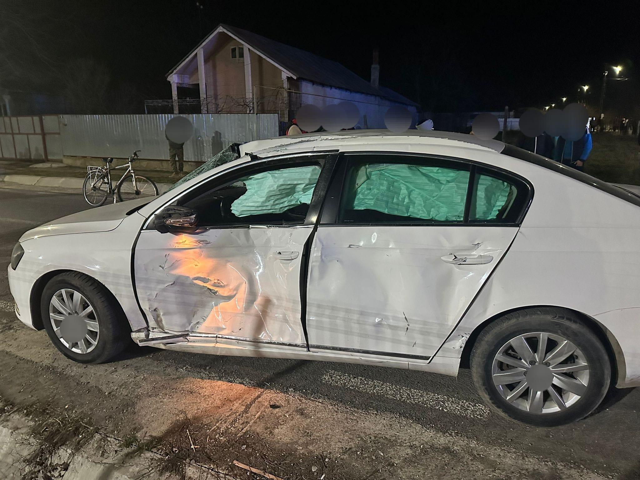 Tânăr de 25 de ani, mort pe loc după ce s-a izbit violent de o mașină în Galați