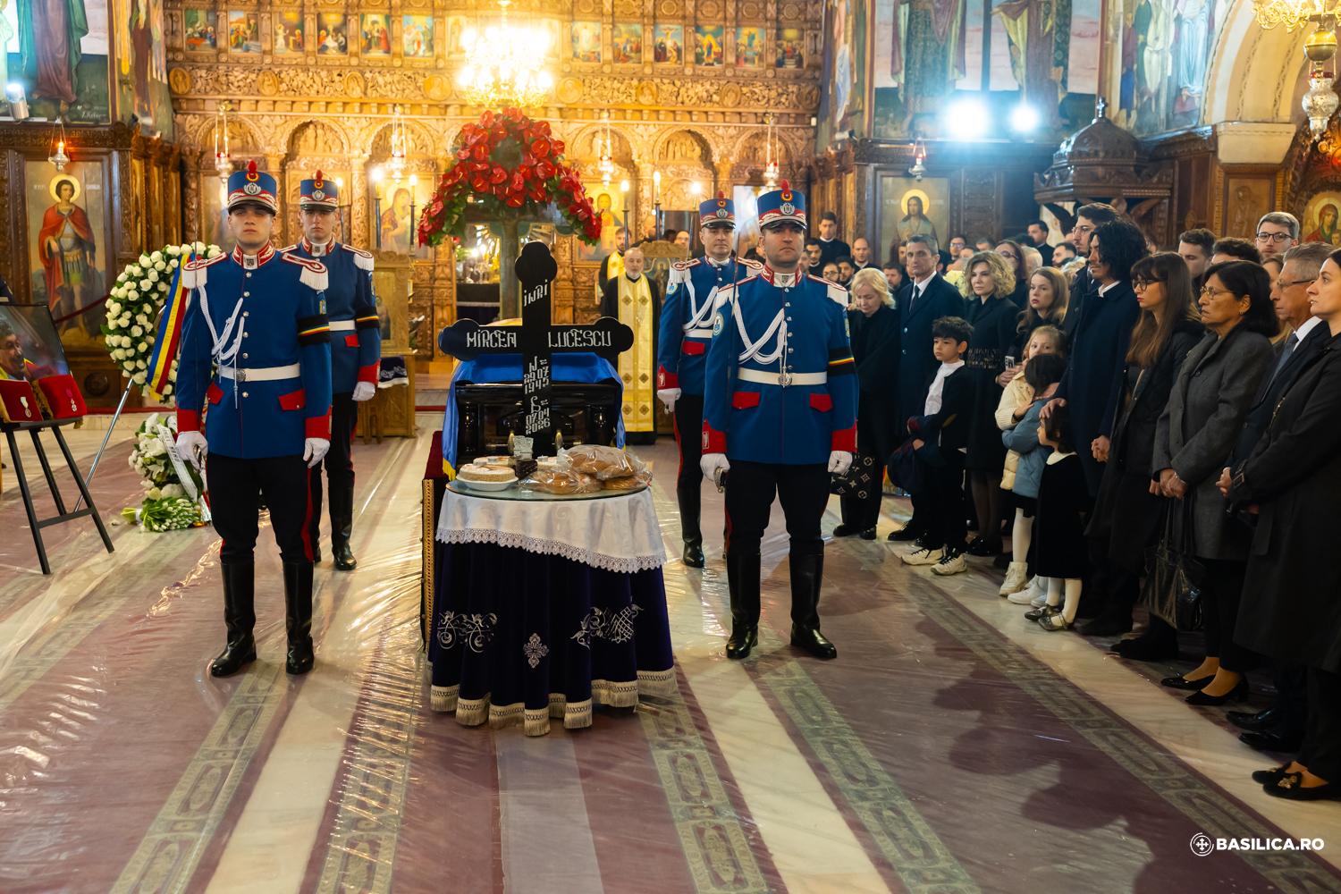 Imagini din timpul slujbei religioase de la Biserica Sfântul Elefterie
