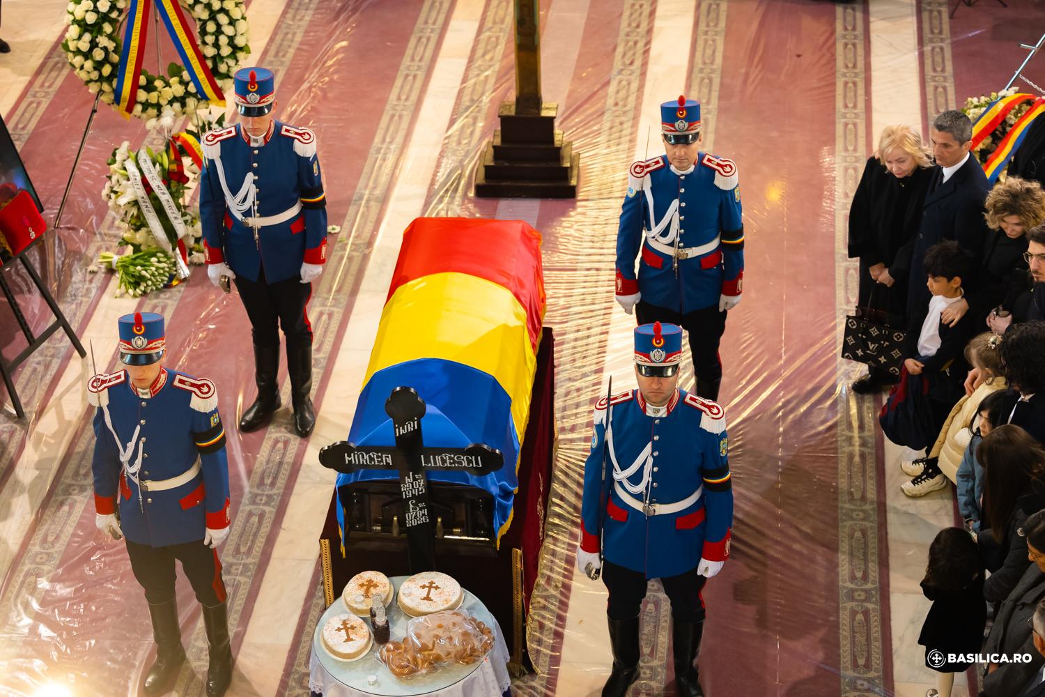 Imagini din timpul slujbei religioase de la Biserica Sfântul Elefterie