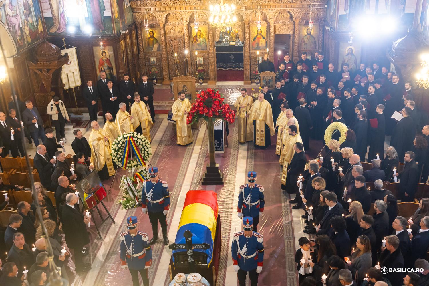 Imagini din timpul slujbei religioase de la Biserica Sfântul Elefterie