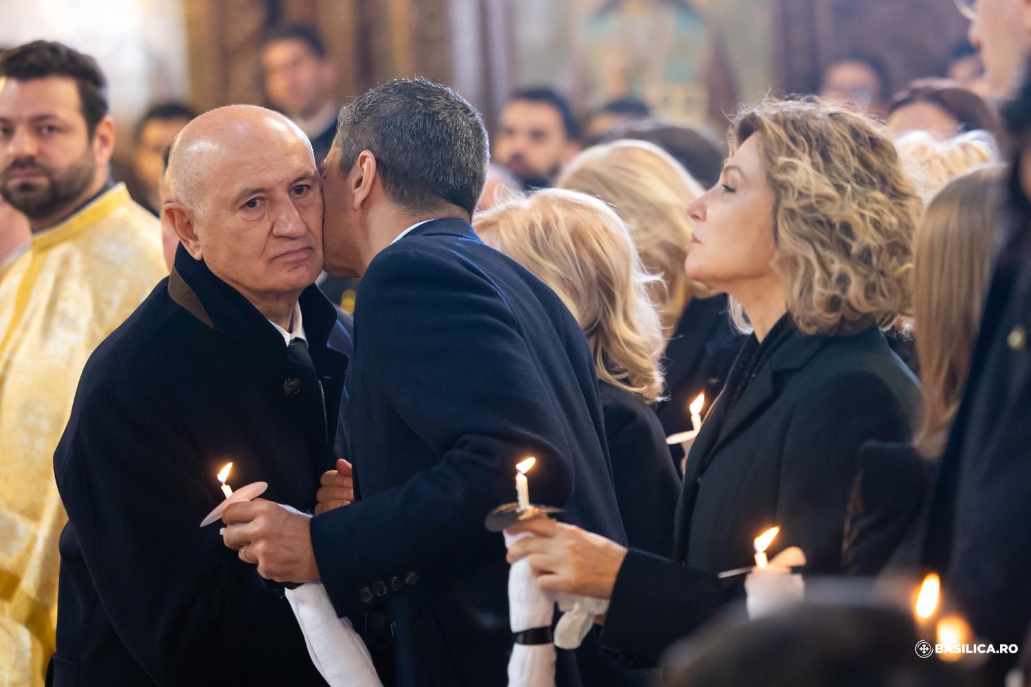 Imagini din timpul slujbei religioase de la Biserica Sfântul Elefterie