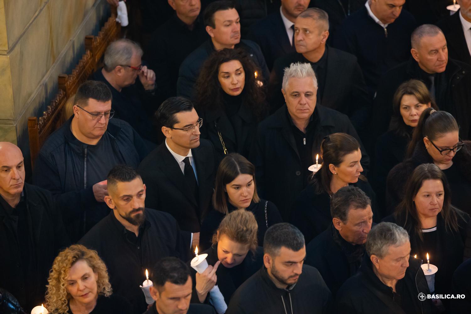 Imagini din timpul slujbei religioase de la Biserica Sfântul Elefterie