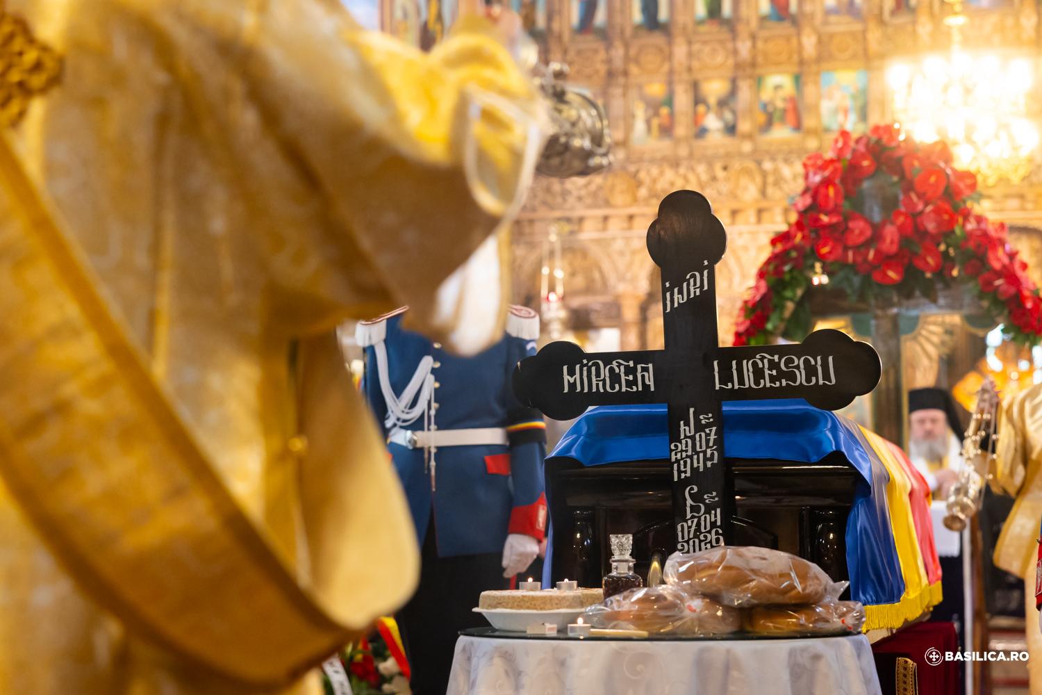 Imagini din timpul slujbei religioase de la Biserica Sfântul Elefterie