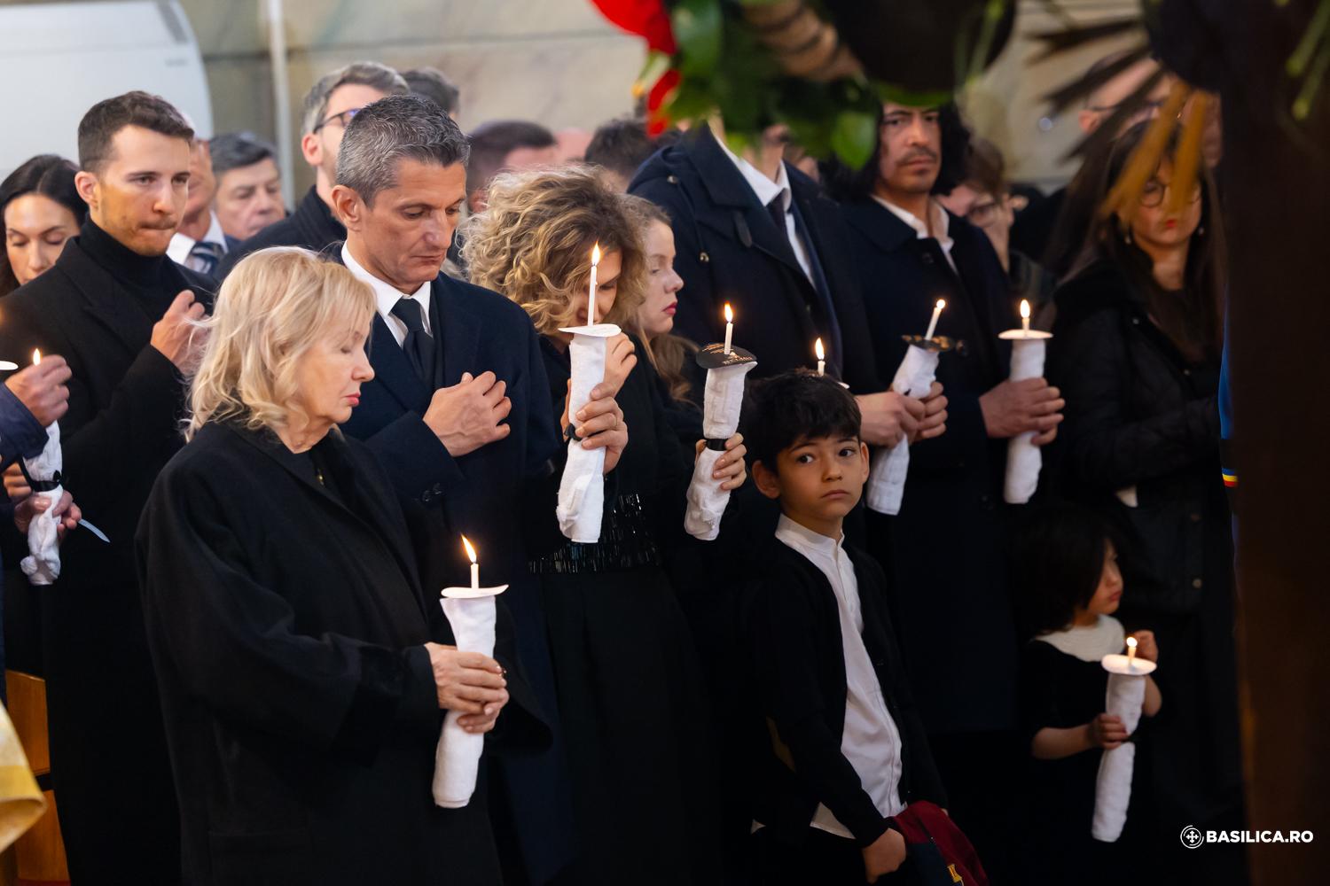 Imagini din timpul slujbei religioase de la Biserica Sfântul Elefterie