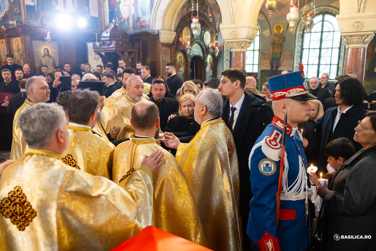 Mircea Lucescu a fost înmormântat cu onoruri militare la cimitirul Bellu din Capitală