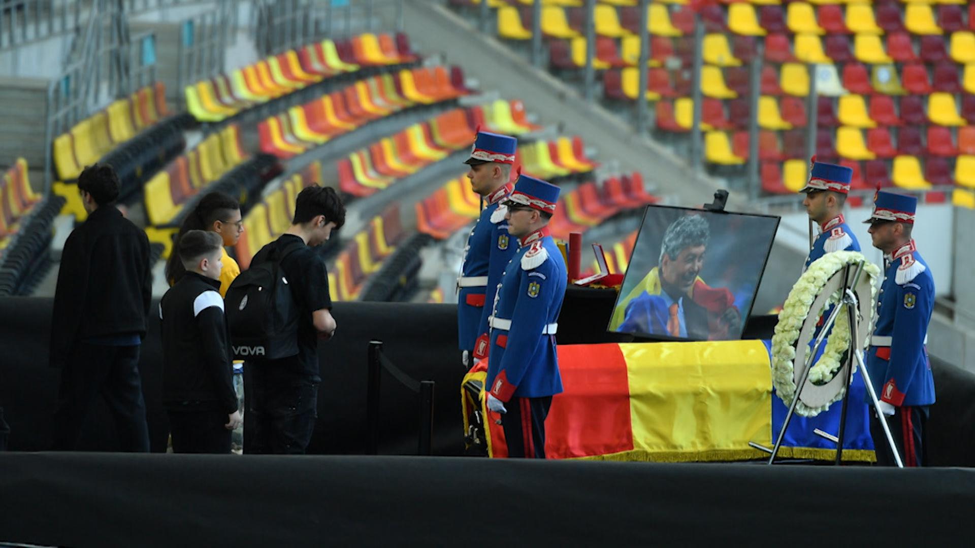 Ziua despărţirii de Mircea Lucescu: Răzvan Lucescu, mesaj emoţionant de rămas bun pentru tatăl său
