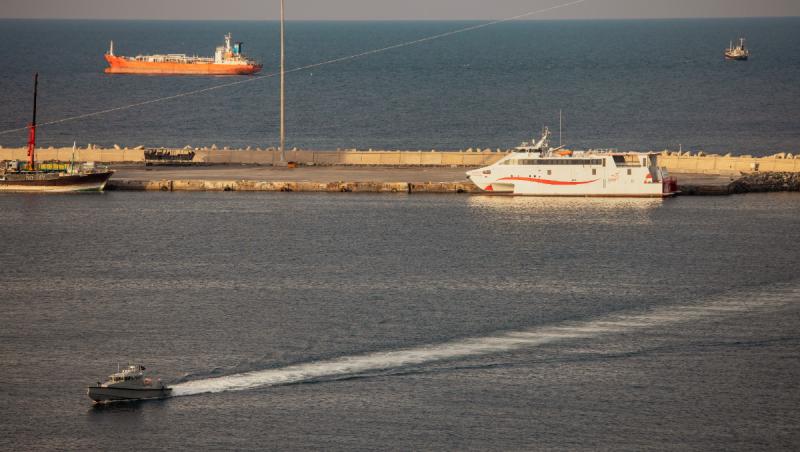 Negocieri în Pakistan între SUA şi Iran. Primele nave ale Marinei SUA ar fi traversat Strâmtoarea Ormuz