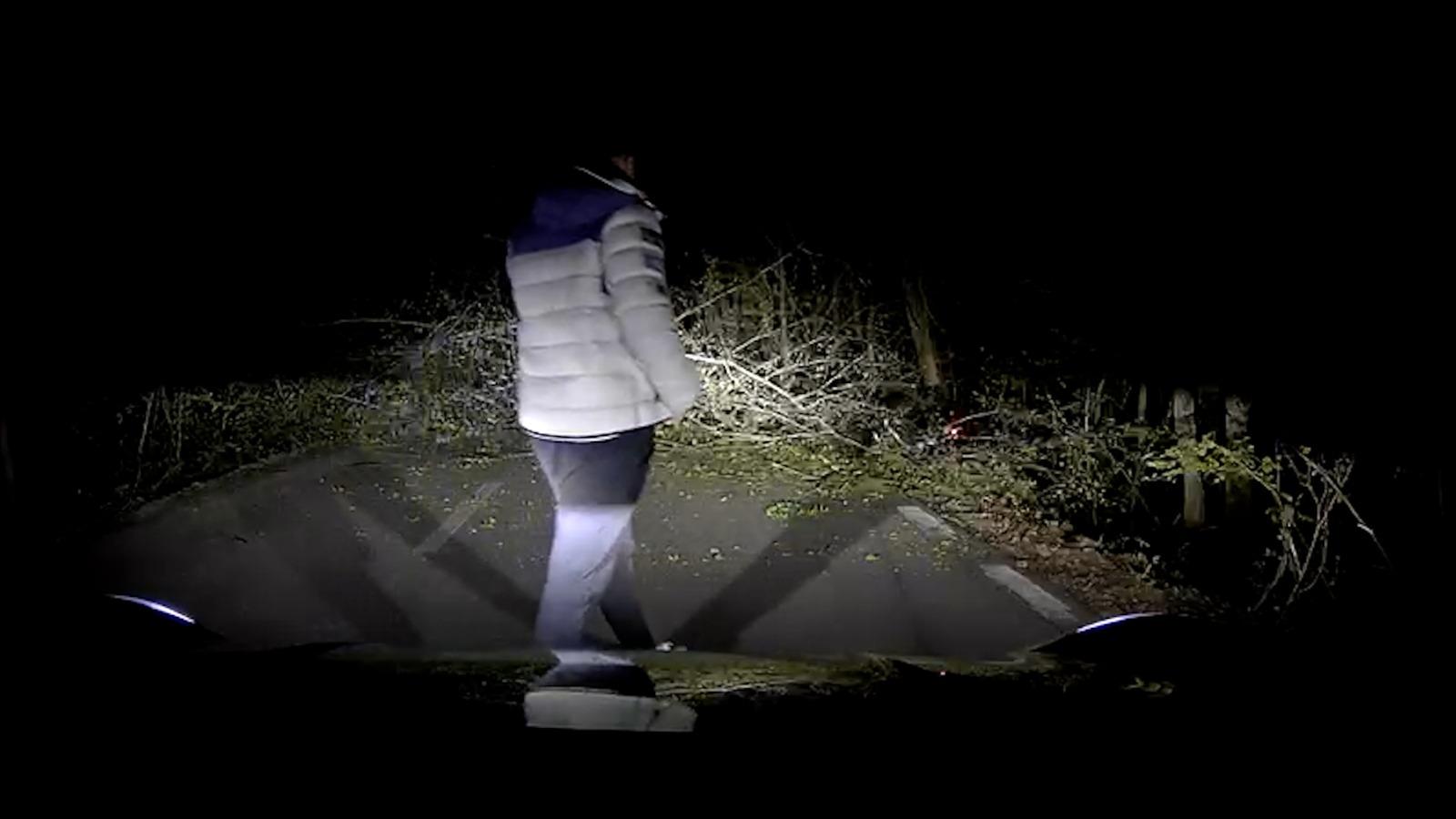 "Nu pot să cred, au ieşit de pe drum. Mi-e rău". Momentul când Mihai şi David sunt găsiţi de prietenii lor