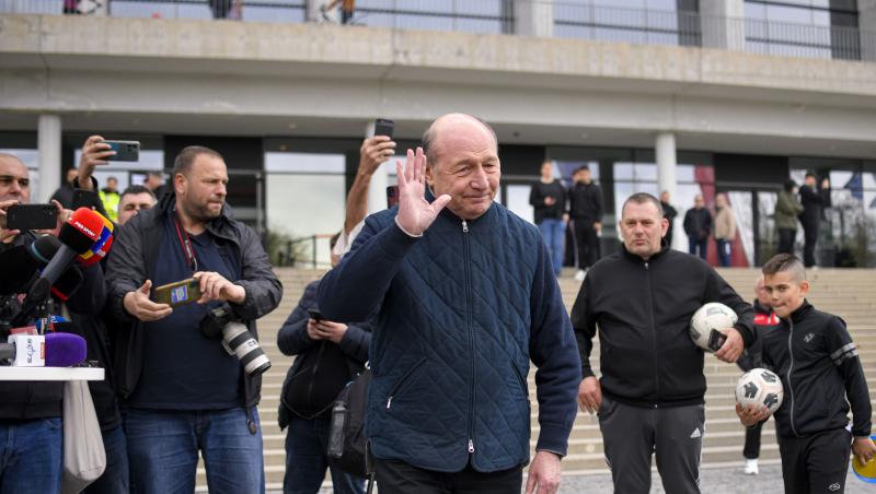 Băsescu, reacție după alegerile din Ungaria: Votul democratic, mai puternic decât armele lui Putin şi Trump