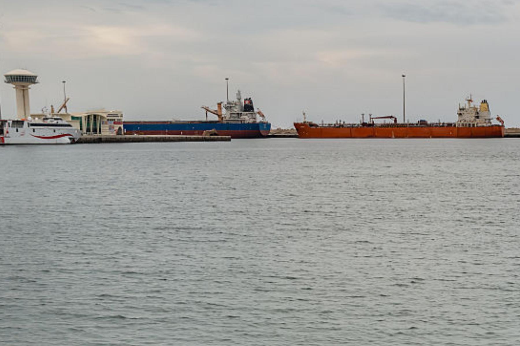 Mai multe nave testează blocada navală împotriva Iranului. SUA au în regiune cel puţin 14 nave de război