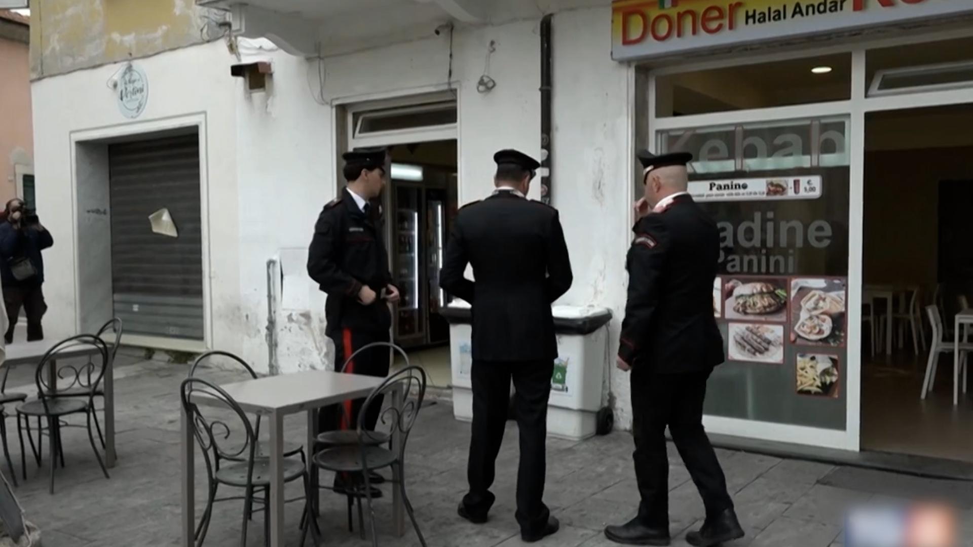 Fiul de 11 ani al italianului ucis de români şi-a ţinut tatăl de mână în timp ce agoniza