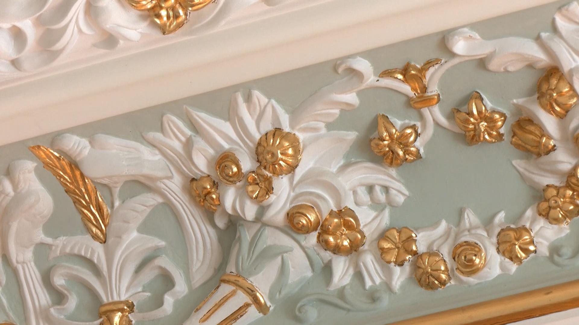 Cum au pus mâna clanurile din Timişoara pe vile istorice. Momiţă Bona se lăuda cu investiiţile făcute