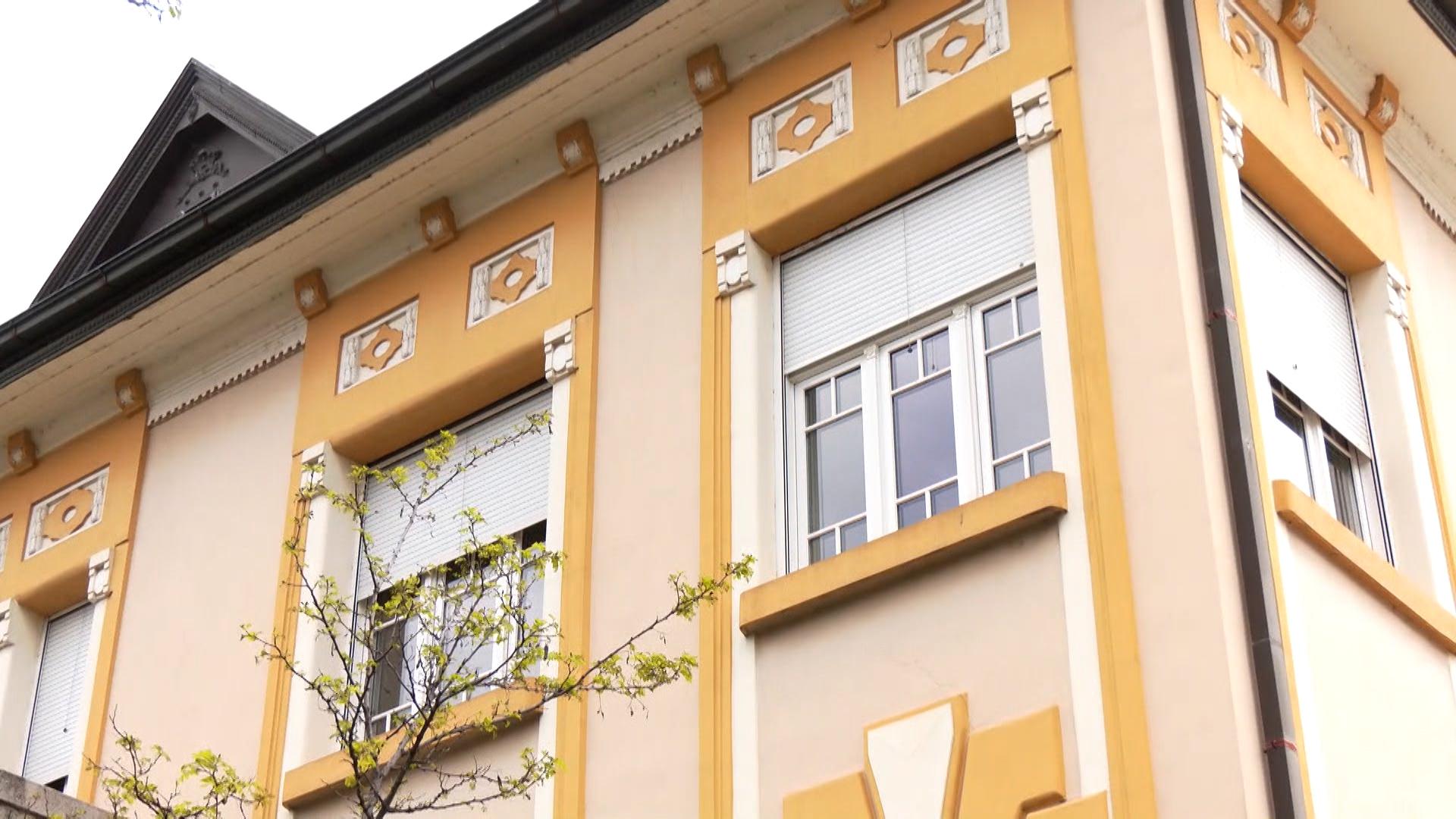 Cum au pus mâna clanurile din Timişoara pe vile istorice. Momiţă Bona se lăuda cu investiiţile făcute