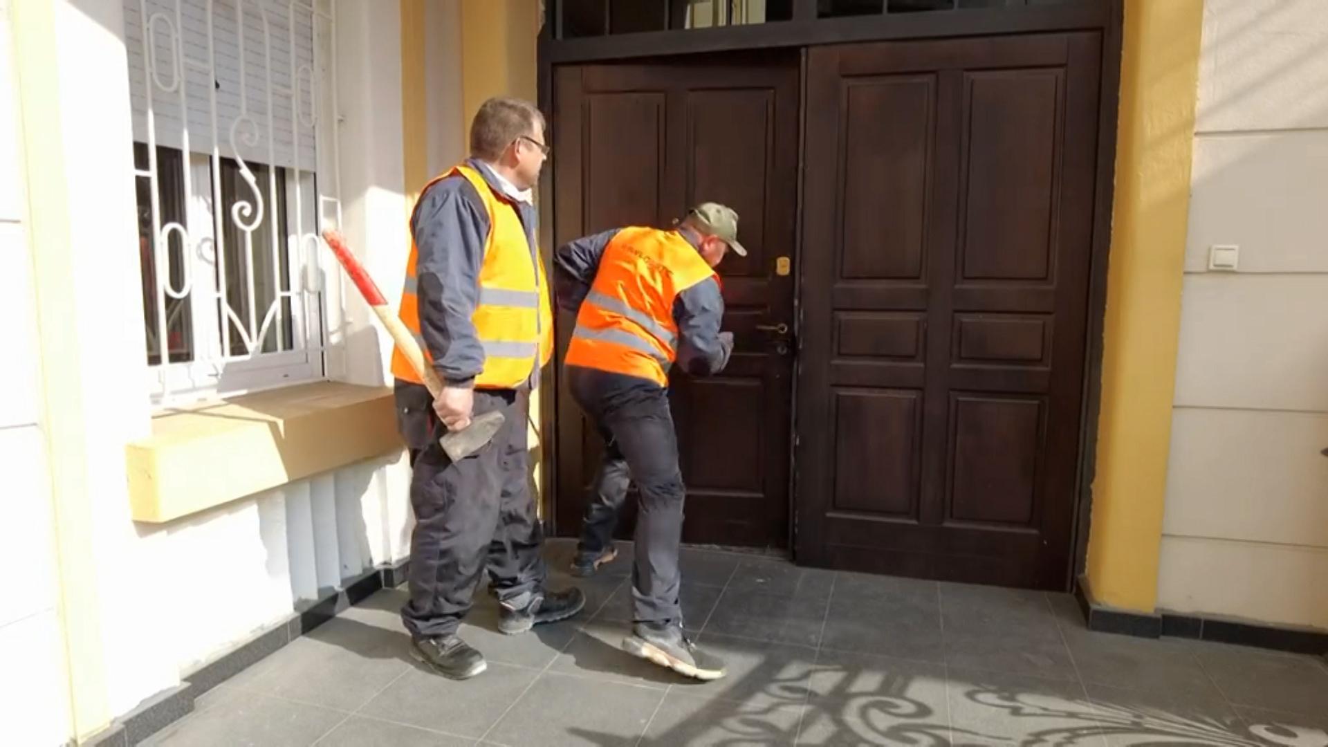 Cum au pus mâna clanurile din Timişoara pe vile istorice. Momiţă Bona se lăuda cu investiiţile făcute