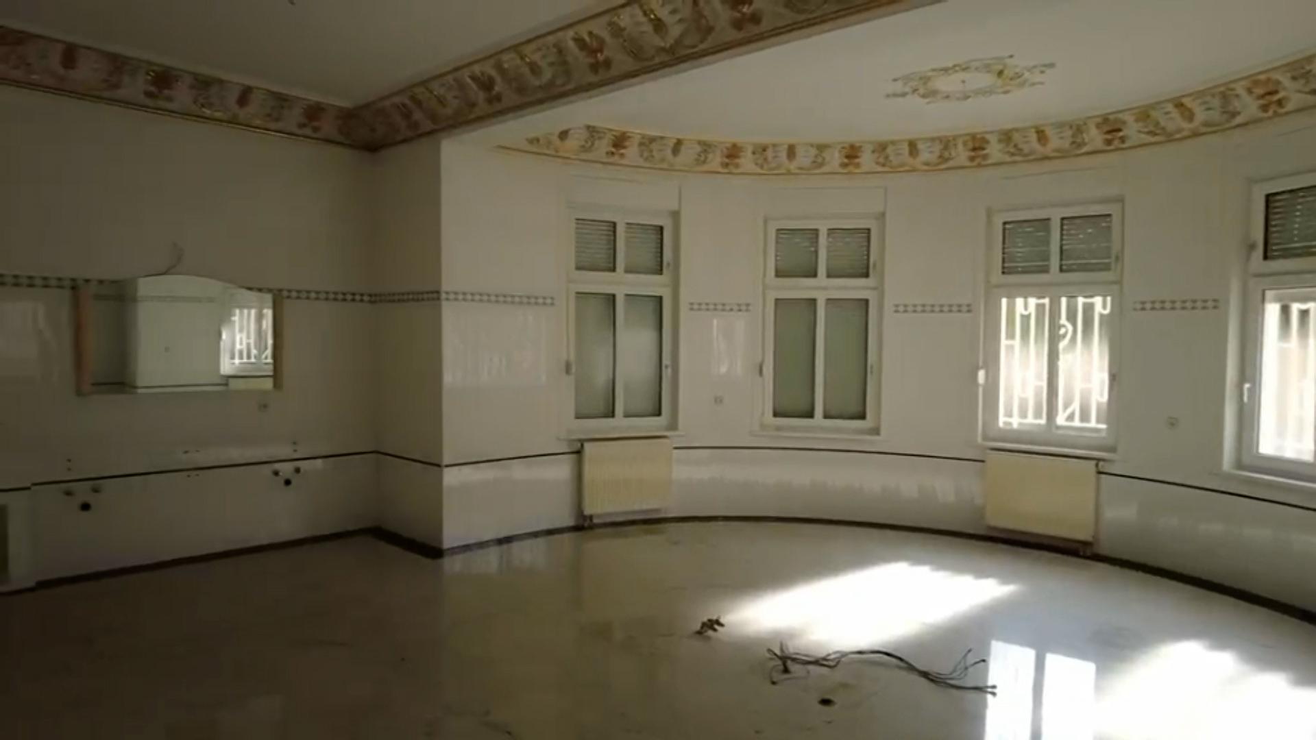 Cum au pus mâna clanurile din Timişoara pe vile istorice. Momiţă Bona se lăuda cu investiiţile făcute