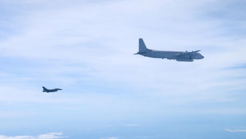 "Viperele Carpaţilor", două avioane româneşti F-16, au interceptat o aeronavă rusească, fără contact radio