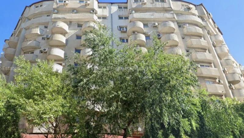 Un bloc din centrul Bucureștiului a fost scos integral la vânzare. Care este preţul cerut