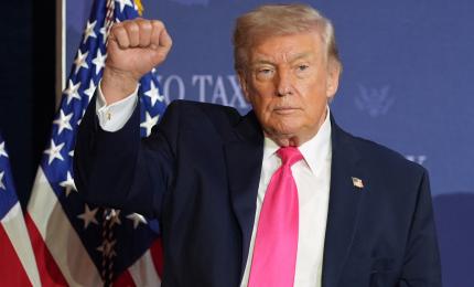 Iran anunţă că a deschis Strâmtoarea Ormuz pe durata armistiţiului. Trump: Mulţumesc! Petrolul a scăzut brusc