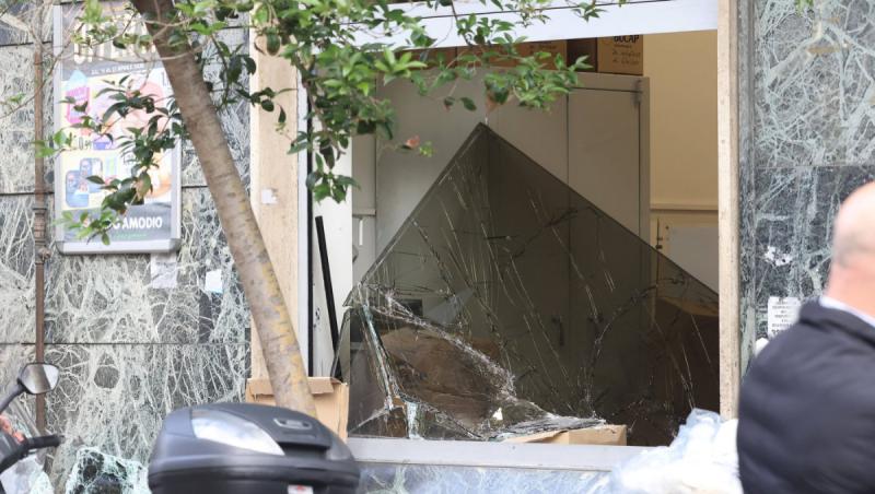 Imagini dezolante în urma jafului de la o bancă în Napoli. Ce au lăsat în urmă hoţii