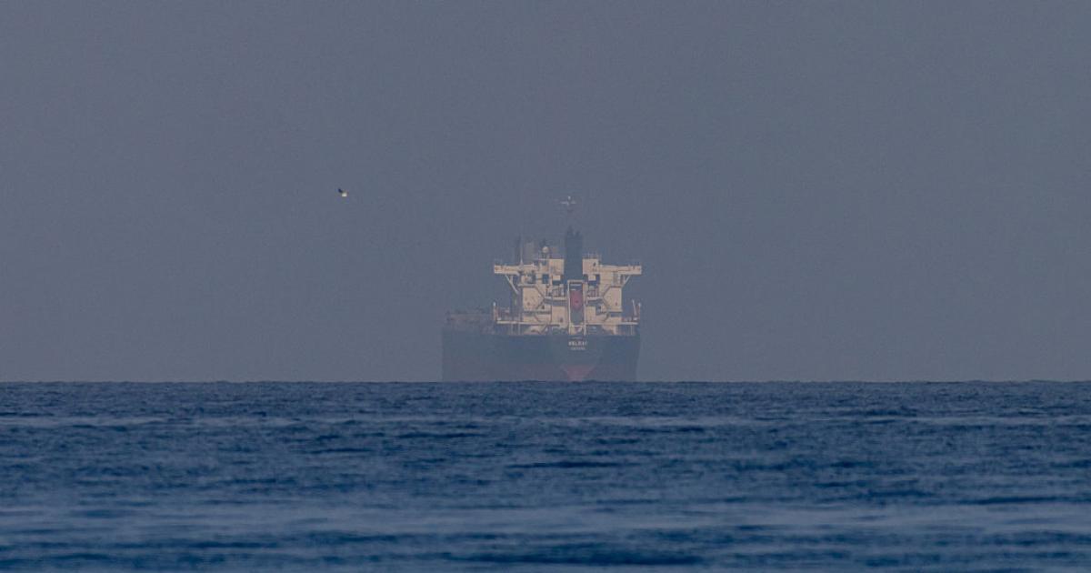 Iranul reimpune un "control strict" asupra Strâmtorii Ormuz din cauza blocadei americane, după doar o zi