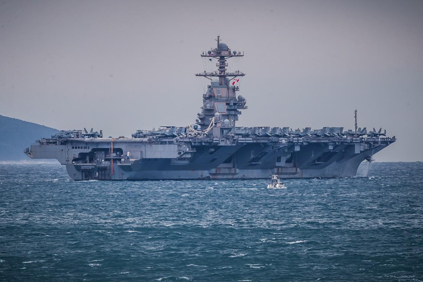 Iran avertizează că va închide strâmtoarea Ormuz. Portavionul USS Gerald Ford a revenit în Orientul Mijlociu