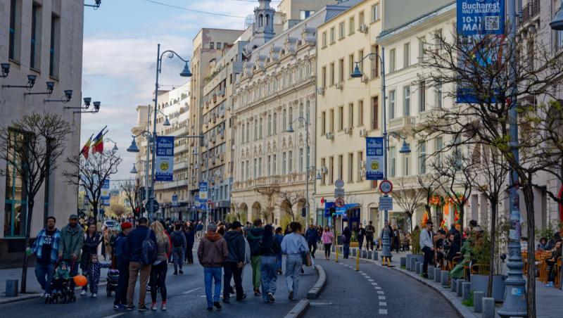 Calea Victoriei, din nou pietonală în weekend. Proiectul "Străzi Deschise" va fi reluat de sâmbătă