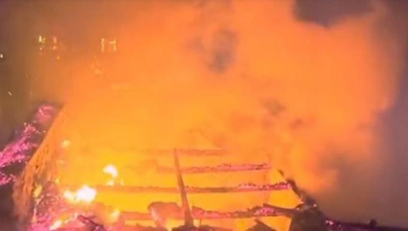 O țigară lăsată aprinsă i-a adus sfârșitul unui prahovean. A murit într-un incendiu care i-a cuprins locuinţa