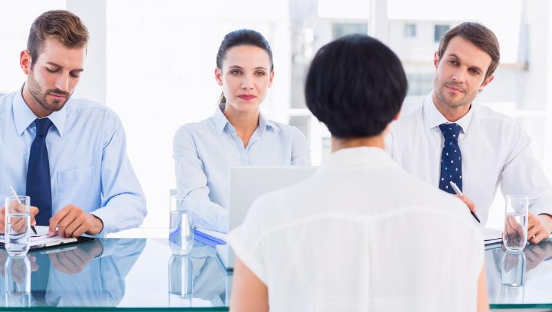 De ce persoanele care vorbesc mai bine avansează mai repede în carieră