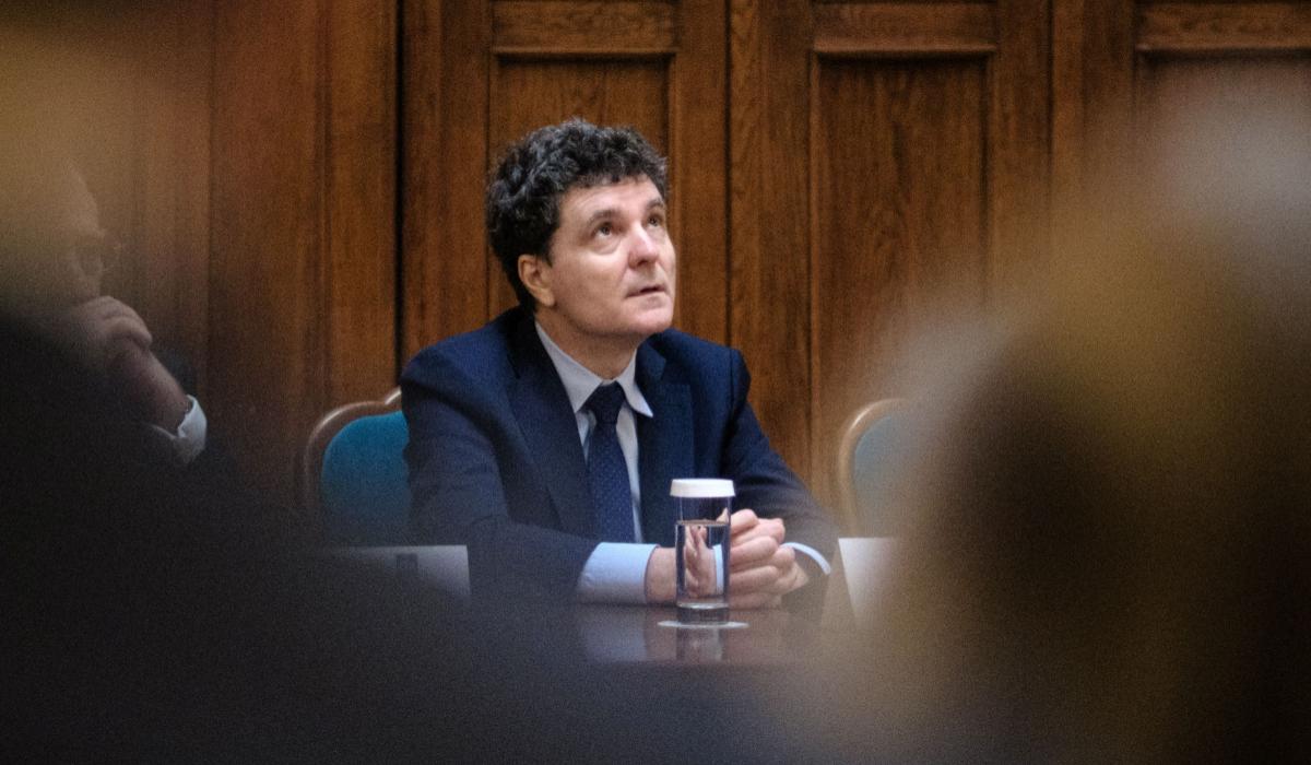 Nicuşor Dan cheamă, astăzi, partidele din Coaliţie la consultări. Primele discuţii, cu delegaţia PSD