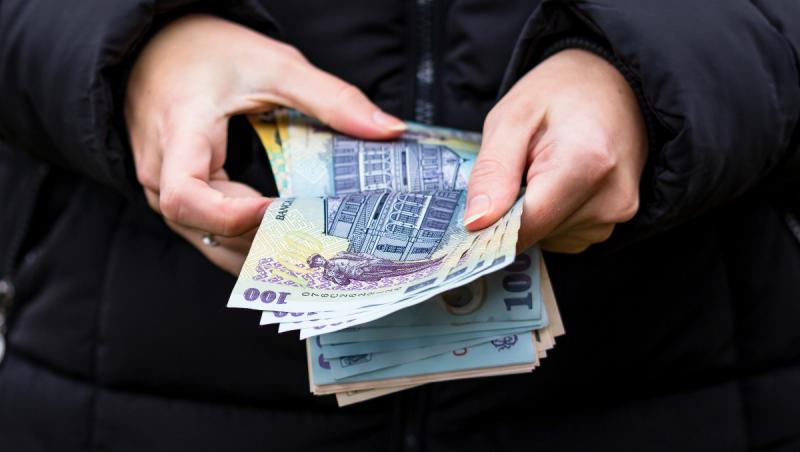 Războiul din Coaliţie apropie euro de pragul de 5,10 lei. Criza politică poate deveni criză economică