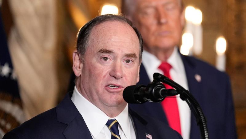 Pentagonul îl demite pe şeful civil al Marinei SUA, fără nicio explicaţie oficială