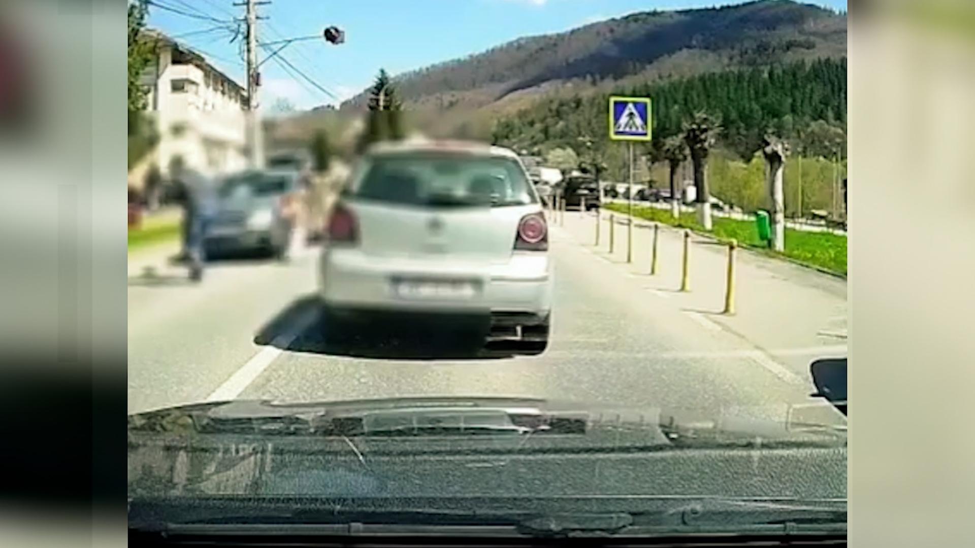 Două bătrâne din Bicaz, spulberate pe trecerea de pietoni de o şoferiţă de 28 de ani
