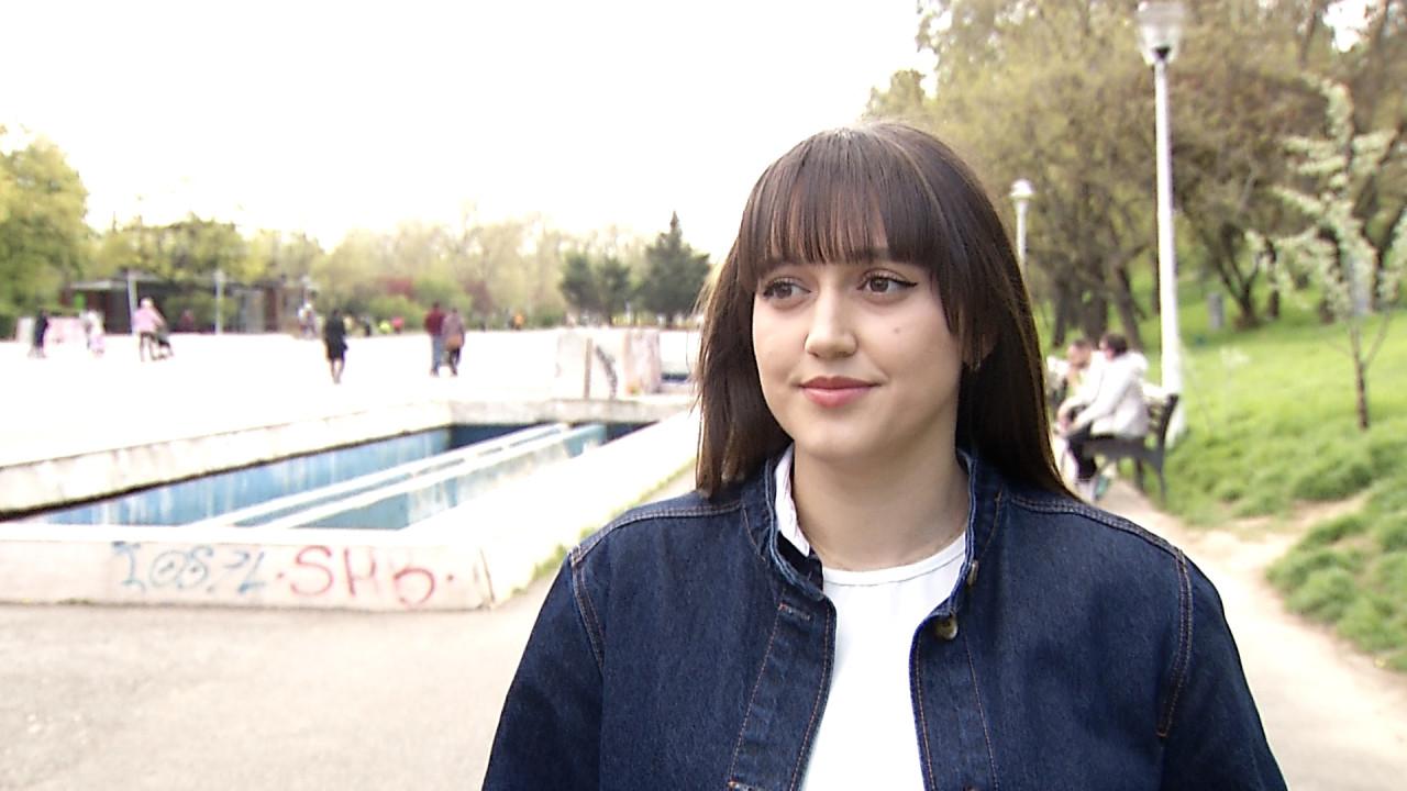 O tânără se plânge că a dat test poligraf la interviul de angajare. "E puţin intruziv"