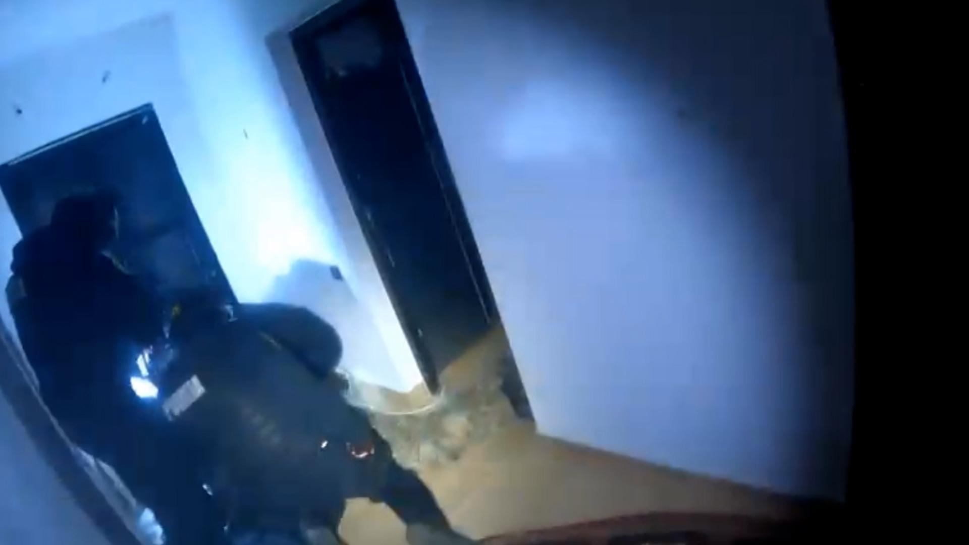 Momentul în care trupele speciale îl împuşcă pe bărbatul din Neamţ: "Deschidem focul!"