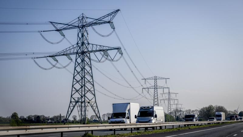 Energie pe hârtie: zeci de mii de MW, ținuți pe loc de firme fără angajați și fără venituri