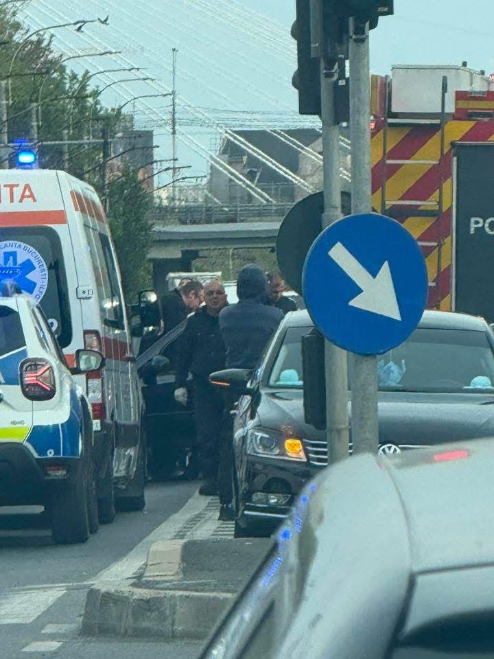 A făcut infract la volan şi a provocat un accident rutier în Capitală. Bărbatul de 47 de ani a murit