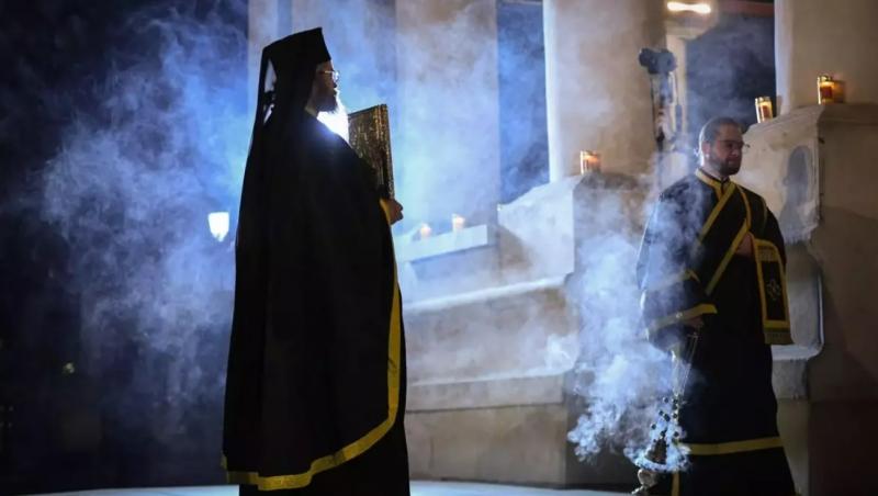 Program de Paşte 2026 la patriarhie. Când incep deniile. Când se ia Lumina în noaptea de Înviere
