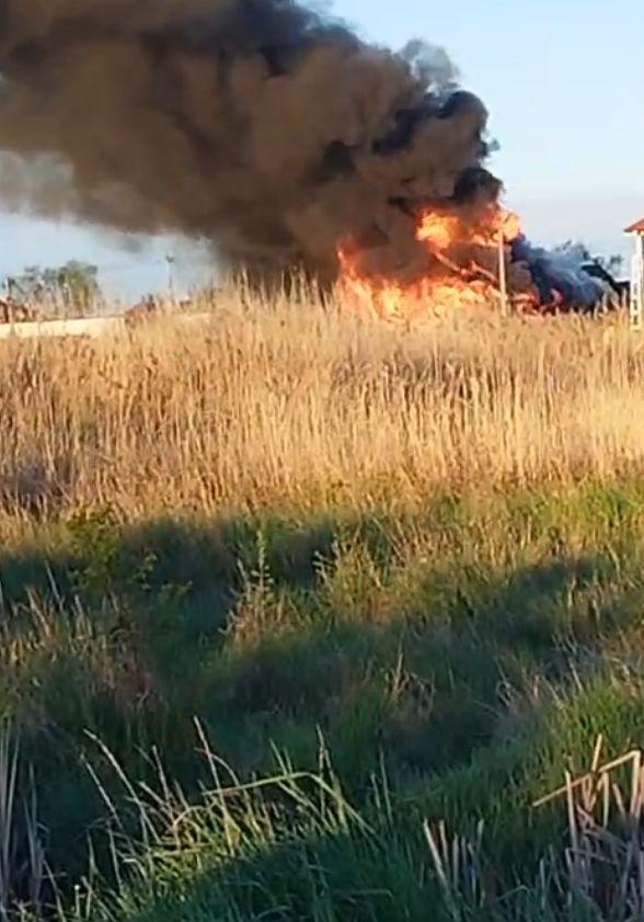 Necaz în Săptămâna Mare. Biserică de lemn din Săcălaz a ars în totalitate