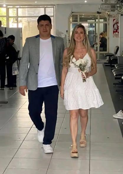 Au murit împreună, ţinându-se în braţe, după ce maşina lor a fost luată de viituri în Argentina