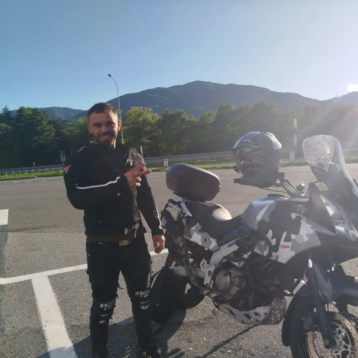 Un român de 31 de ani a murit într-un cumplit accident de motor în Italia. Vasile, aruncat direct pe asfalt
