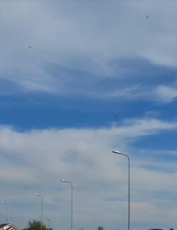 Incident pe un Aerodromul Branişte din Dolj: un paraşutist începător s-ar fi prăbuşit în timpul unui salt