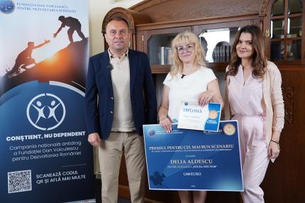 Câștigătorii concursului de scenarii de film „Conștient, nu dependent” au fost premiați astăzi la București