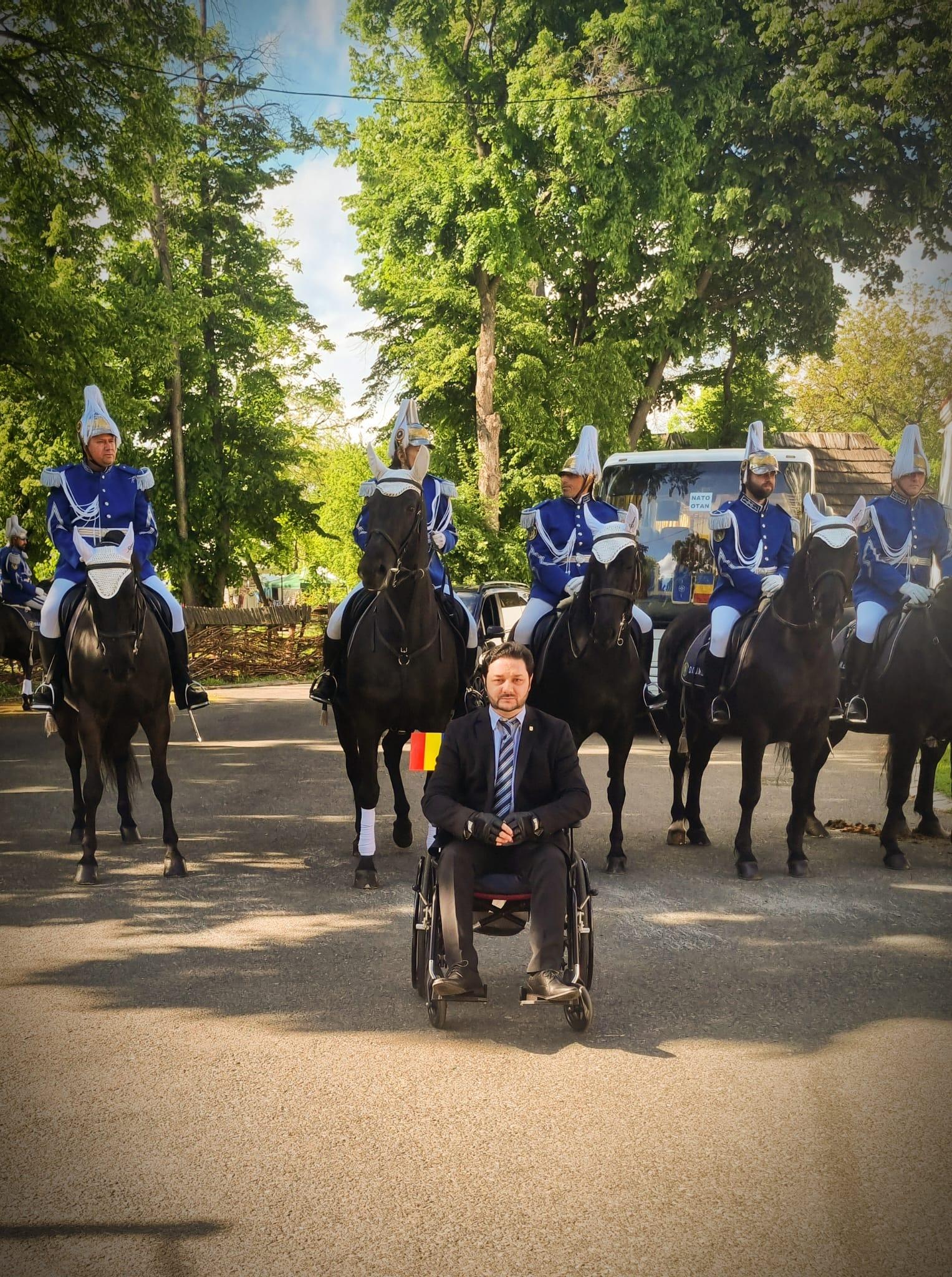 Incredibila poveste a lui Ștefan Doyle, tânărul care s-a întors pe scenă în ciuda luptei cu scleroza