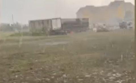 "Praf maşini, praf acoperiş, tot". Grindina a făcut prăpăd în mai multe judeţe din ţară