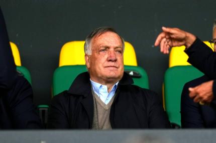 Dick Advocaat, aşteptat să revină ca antrenor al echipei naţionale a Curacao cu o lună înainte de Cupa Mondial