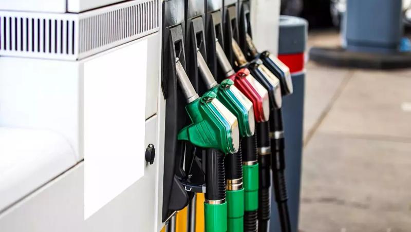 Preţurile la carburanţi sunt în scădere, faţă de cele afişate în ziua precedentă